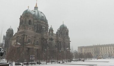 Video. Schnee bedeckt Berlin, Winterwetter setzt sich fest