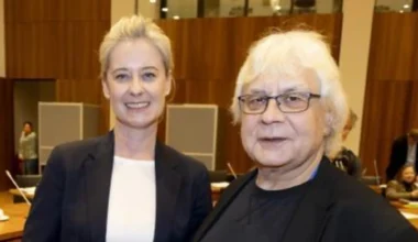 Stadt Gelsenkirchen: Oberbürgermeisterin Andrea Henze legt Amtseid ab Peter Tertocha übernimmt Sitzungsleitung und Amtseinführung