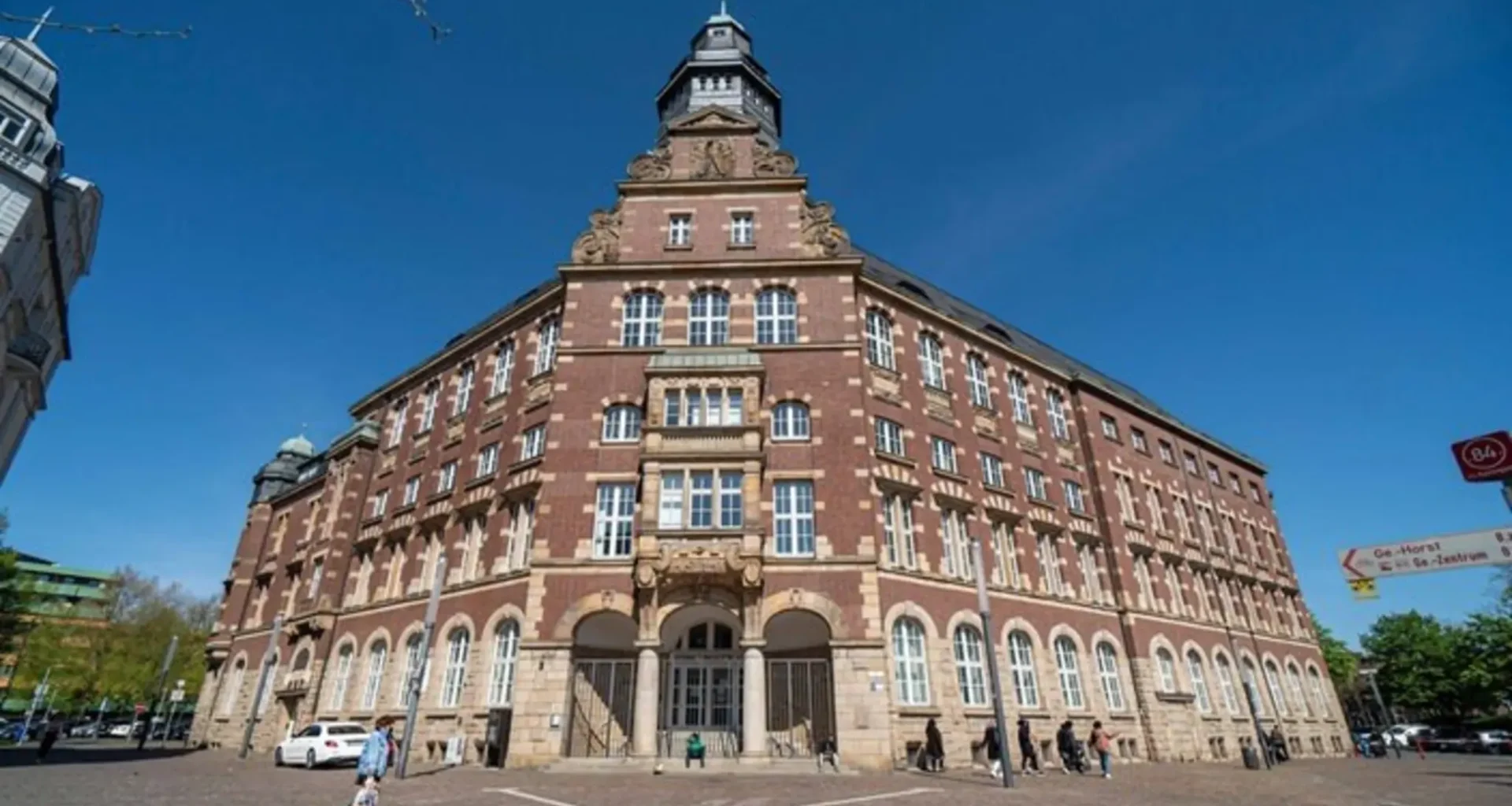 Nordrheinestfalen: Höhere Hebesätze für Nichtwohngrundstücke aus fiskalischen Gründen verstoßen gegen den Grundsatz der Steuergerechtigkeit