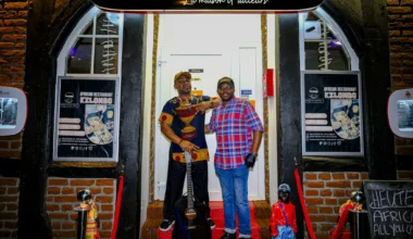 Afrikanische Klänge ließen Hochheide beben: Stargast "Christian Bakotessa" begeistert im „Kilombo African Restaurant and Culture“