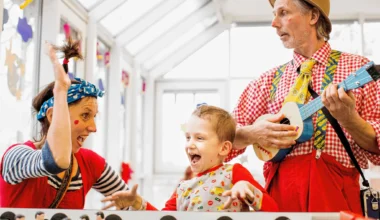 Lichtblicke an tristen Tagen: Wie die Stiftung Universitätsmedizin kranken Kindern dank Spenden Mut und Wärme schenken kann