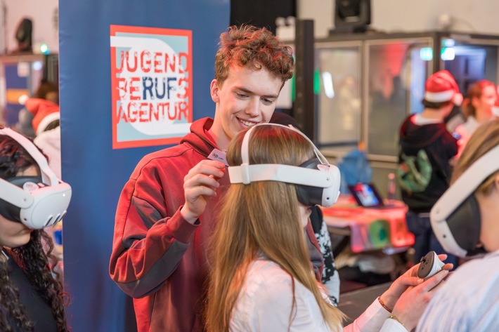 15 Jahre MINT-Netzwerk Essen: Ministerin und Oberbürgermeister würdigten Nachwuchsförderung