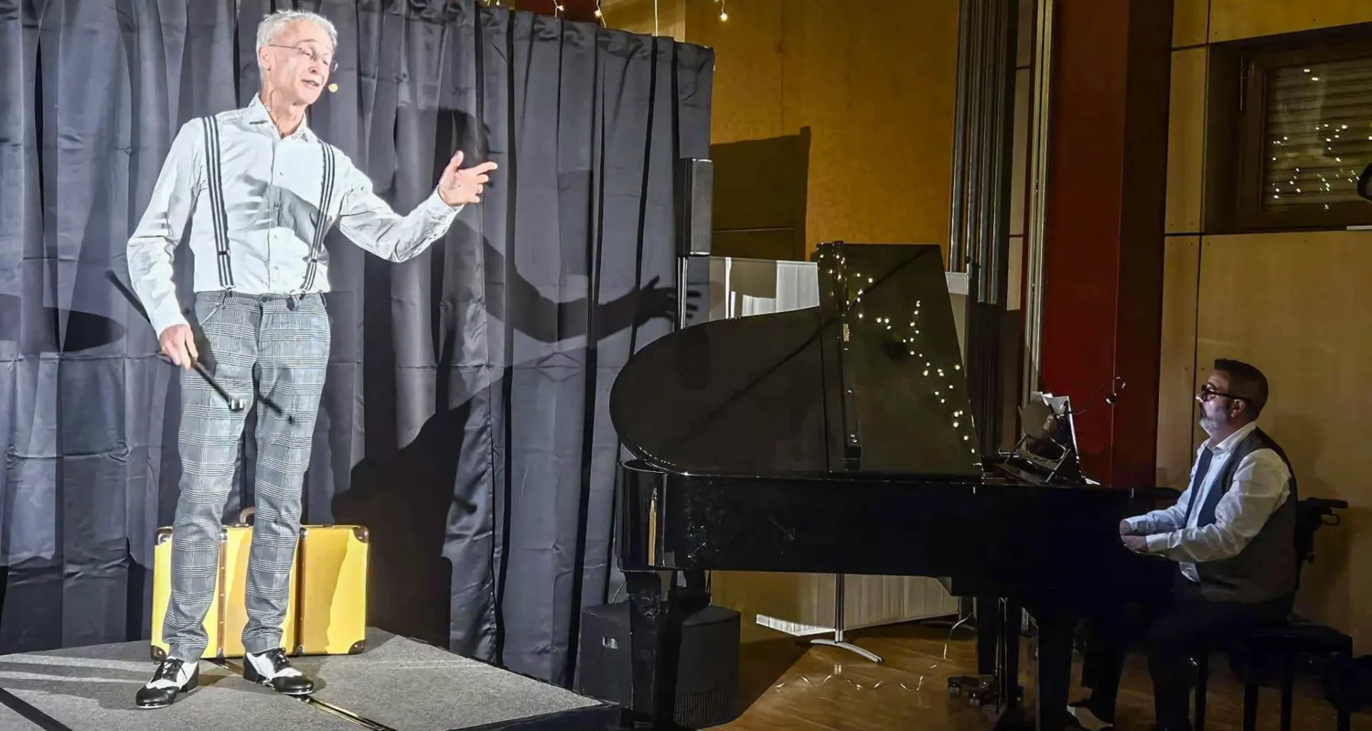 Die Zwei von der Klangstelle: mit der „leichten Muse gegen das Vergessen“