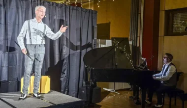 Die Zwei von der Klangstelle: mit der „leichten Muse gegen das Vergessen“