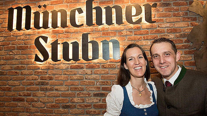 Kathrin Wickenhäuser-Egger und Alexander Egger sind seit 2022 mit ihren Münchner Stubn auf der Wiesn.