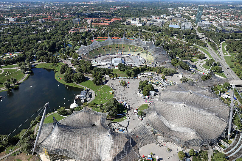 Beeindruckend: der Blick vom Olympiaturm auf den Olympiapark. Beeindruckend: der Blick vom Olympiaturm auf den Olympiapark.