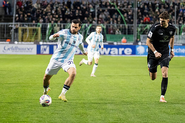 Kevin Volland in Aktion. Der Routinier dürfte bei allem Respekt eher nicht mehr in einem sanierten Grünwalder Stadion auflaufen, das im besten Fall wohl Anfang der 2030er-Jahre fertig würde. Kevin Volland in Aktion. Der Routinier dürfte bei allem Respekt eher nicht mehr in einem sanierten Grünwalder Stadion auflaufen, das im besten Fall wohl Anfang der 2030er-Jahre fertig würde.
