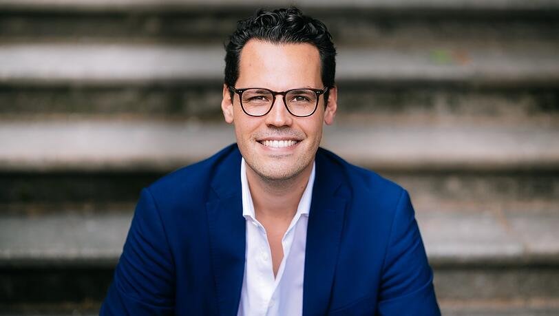 Die JU München hatte Laurenz Kiefer im Sommer als Bezirksvorsitzenden im Amt bestätigt und den 33-Jährigen als ihren Spitzenkandidaten zur Stadtratswahl am 8. März 2026 nominiert.