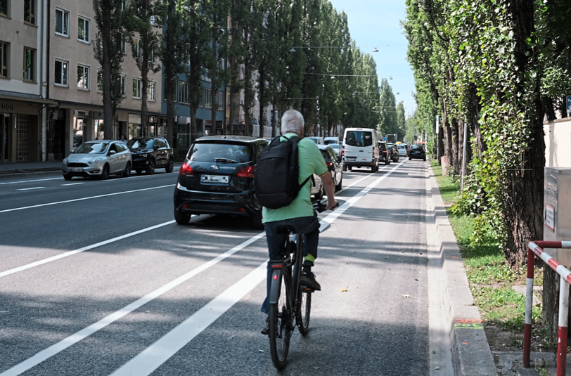 Der neue Radweg an der Lindwurmstraße.