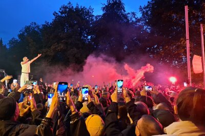 Große Fotogalerie: Chemnitz 2025 in 100 Bildern! - Rückblick aufs Festjahr zur Europäischen Kulturhauptstadt Chemnitz 2025: Überraschungskonzert Kraftklub.