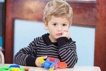 Geburtenknick: Droht einer Kita aus Frankenberg das Aus? Entscheidung fällt Ende 2025 - Weniger Kinder, leere Gruppen: Eine Kommune überdenkt ihre Kita-Strukturen. Ein Standort steht besonders im Fokus.