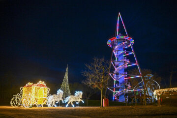Eröffnung des Lichterzaubers im Sonnenlandpark mit neuen Attraktionen: Ein Wintermärchen wird wahr - Die Wintersaison im Sonnenlandpark wird märchenhaft.