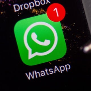 Auf dem Bildschirm eines Smartphones sieht man das Icon WhatsApp. Das SWR Studio Mainz hat einen neuen WhatsApp-Kanal.