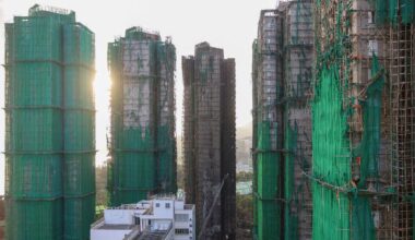 Hochhausbrand in Hongkong: Behörden gehen gegen kritische Stimmen vor