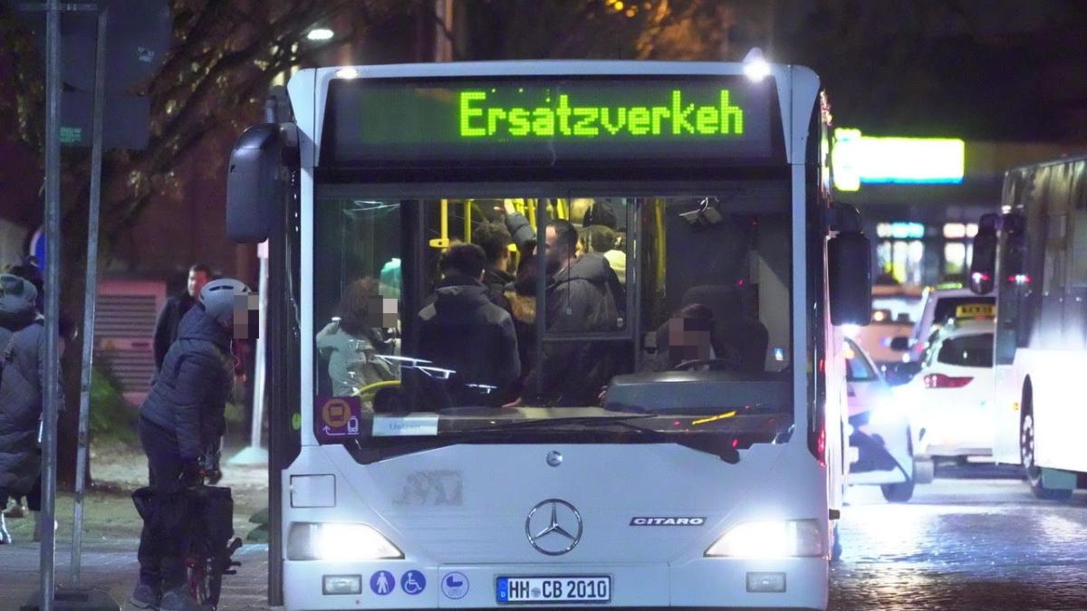Bahnchaos zwischen Ahrensburg und Hamburg: Alle Züge fallen aus