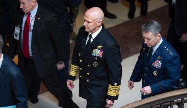 US-Angriff auf Boot: US-Admiral will keinen Befehl zu Tötung Überlebender erhalten haben