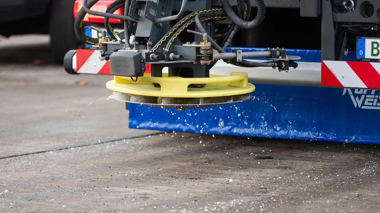 Einsatz bei Schnee und Eis: Was Sie über den Winterdienst in Berlin wissen müssen