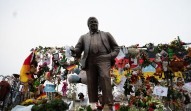 Hessen: Gedenkveranstaltung an Lübcke-Statue in Berlin mit Rede von Michel Friedman