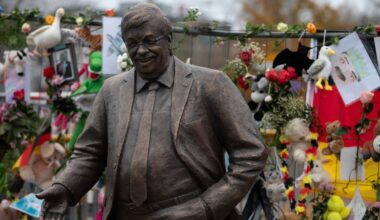 „Keine Einwände“ der Angehörigen? Bezirksamt glaubte Aktivisten blindlings