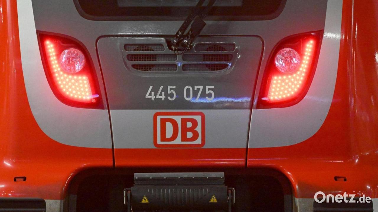 Schmorgeruch im Zug - 200 Fahrgäste evakuiert