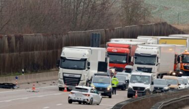 Glätteunfall sorgt für Vollsperrung auf A4 bei Chemnitz