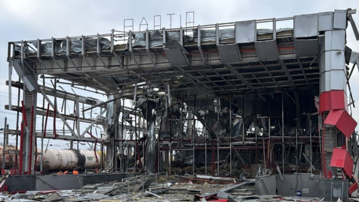 Der zerstörte Bahnhof von Fastiw: Russland hat erneut einen massiven Drohnenangriff gestartet. Der zerstörte Bahnhof von Fastiw: Russland hat erneut einen massiven Drohnenangriff gestartet.