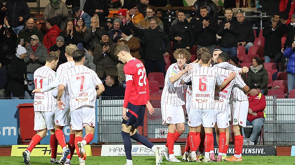 Köln sichert sich Platz eins – Verfolgertrio am Samstag gefordert