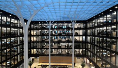 Luxus statt Laptop daheim: Dieser Tech-Gigant in München macht klar, wo er seine Leute sehen will