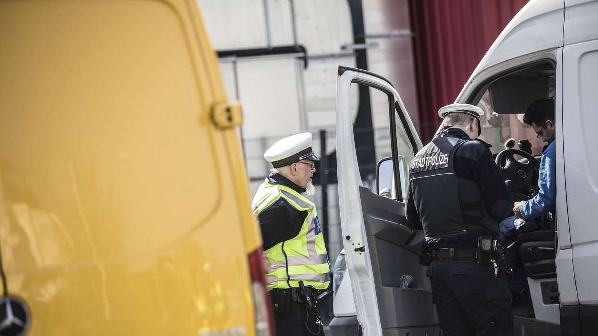 Über 200 Autofahrer missachten Verkehrsregeln