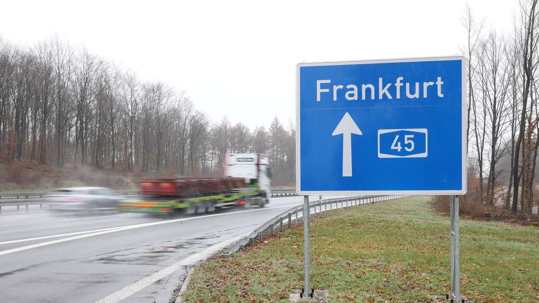 Auf einem Rastplatz an der A45 taucht ein gestohlener Sattelauflieger wieder auf. (Symbolfoto)