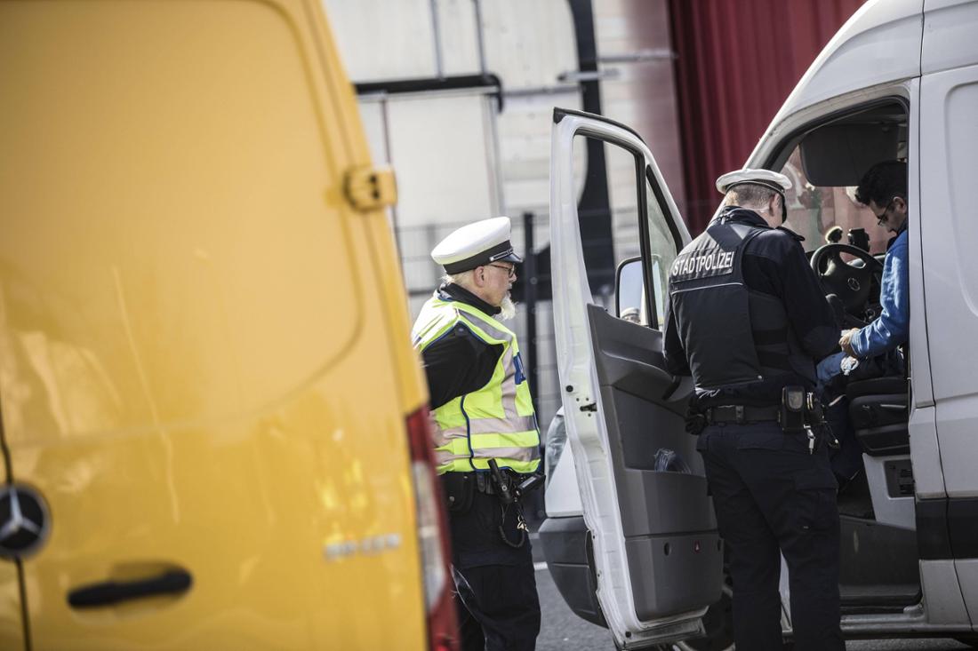 Von Busspur-Missbrauch bis zu ungesicherten Kindern: Die Wiesbadener Behörden ziehen nach intensiven Kontrollen eine negative Bilanz. (Symbolfoto)