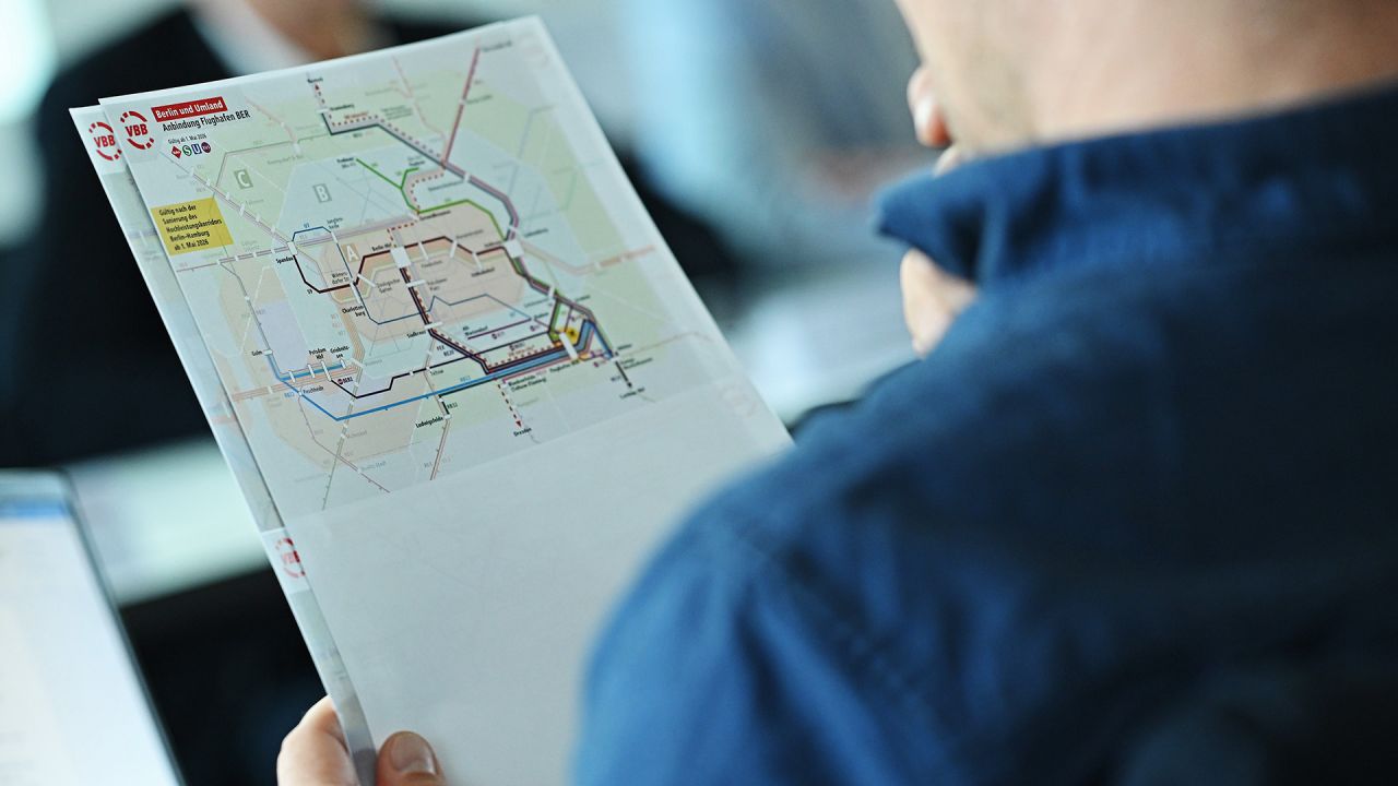 Dresdner Bahn wird in Betrieb genommen