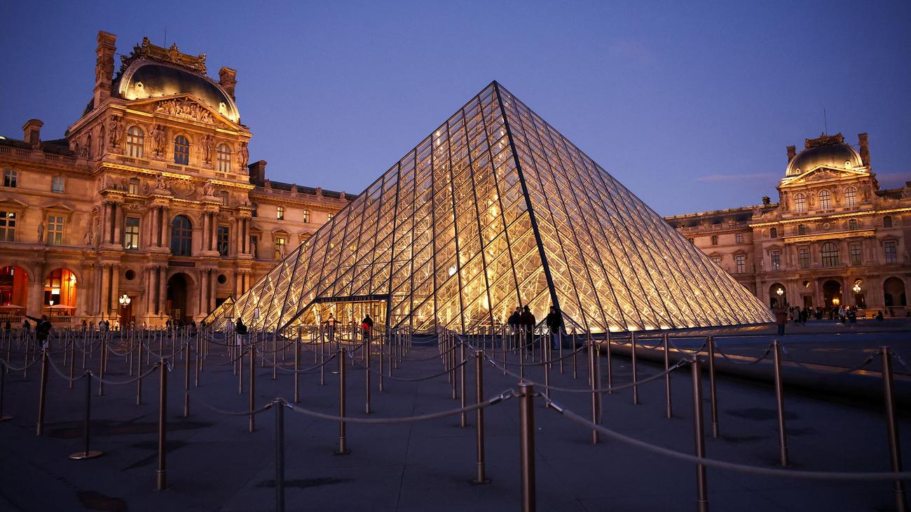 Paris: Hunderte Druckwerke durch Wasserschaden im Louvre beschädigt