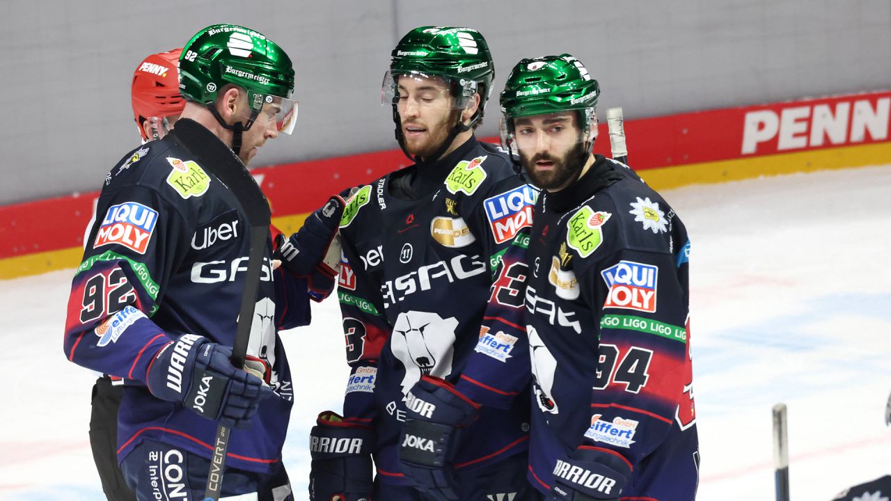 Eisbären holen Kantersieg gegen Dresden