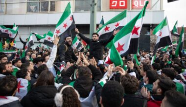 Rund 2.000 Menschen nehmen an Syrien-Demo in Berlin-Mitte teil