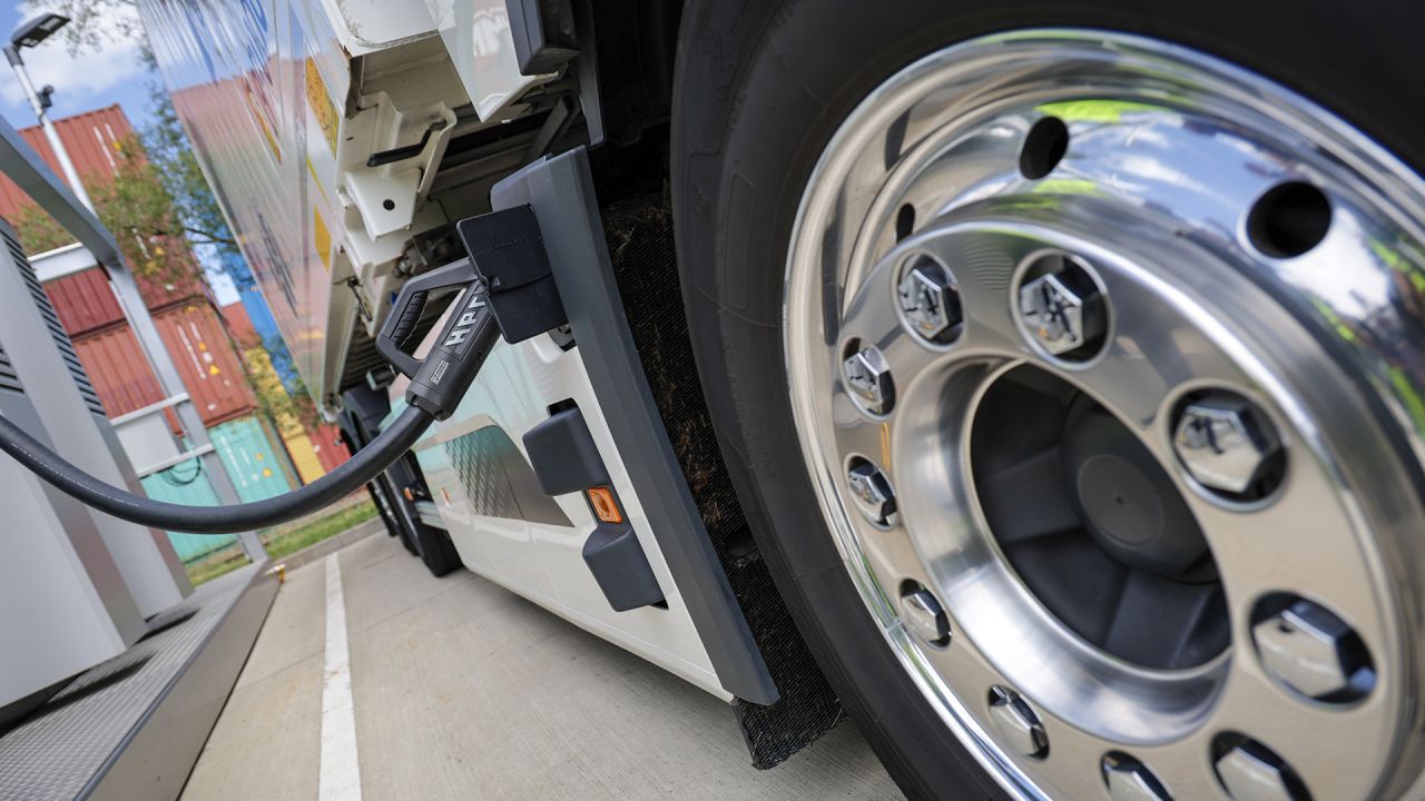 Ausbau von Infrastruktur für E-Lkw stockt