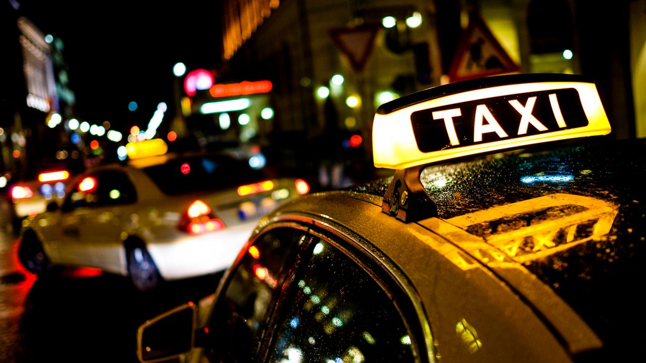 Uber-Nutzer wollen in den Club, Taxikunden ins Hotel