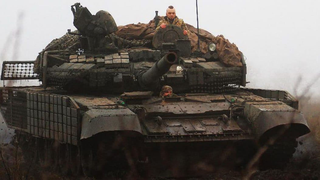 Der T-90AK-Panzer: Er wurde offenbar von ukrainischen Truppen erbeutet.