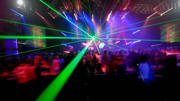 Ein Event in Sachen House hat die Black Box in Nürnberg-Schniegling zu bieten. Am Samstag ab 19 Uhr legen lokale Acts wie Tim Teller, Max Mustermann und Ivan Le Mutant minimales Geklacker auf die Teller. Ein Event in Sachen House hat die Black Box in Nürnberg-Schniegling zu bieten. Am Samstag ab 19 Uhr legen lokale Acts wie Tim Teller, Max Mustermann und Ivan Le Mutant minimales Geklacker auf die Teller.