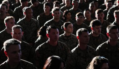 Der US-Überblick am Morgen: Abgeordnete beschließen Verteidigungsetat, Trump fordert CNN-Verkauf