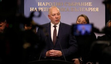 Bulgarien: Bulgariens Regierung tritt nach Protesten zurück