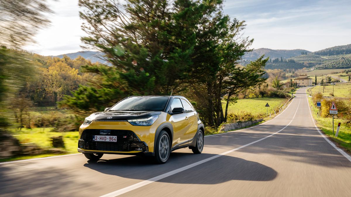 Das Fast-Dreiliter-Auto: Erste Fahrt im 20.000-Euro-Hybrid Toyota Aygo X