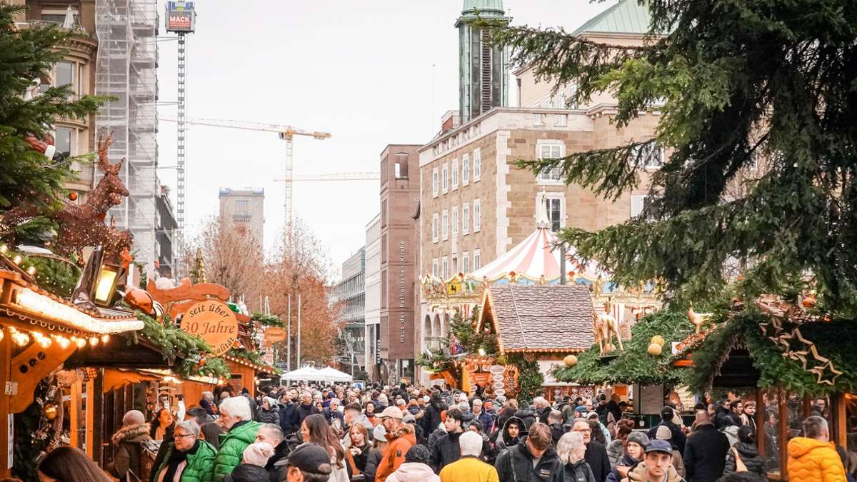 Fake-Flyer am Weihnachtsmarkt: Stadt Stuttgart warnt vor gefälschten Weihnachtsmarkt-Flyern - Startseite