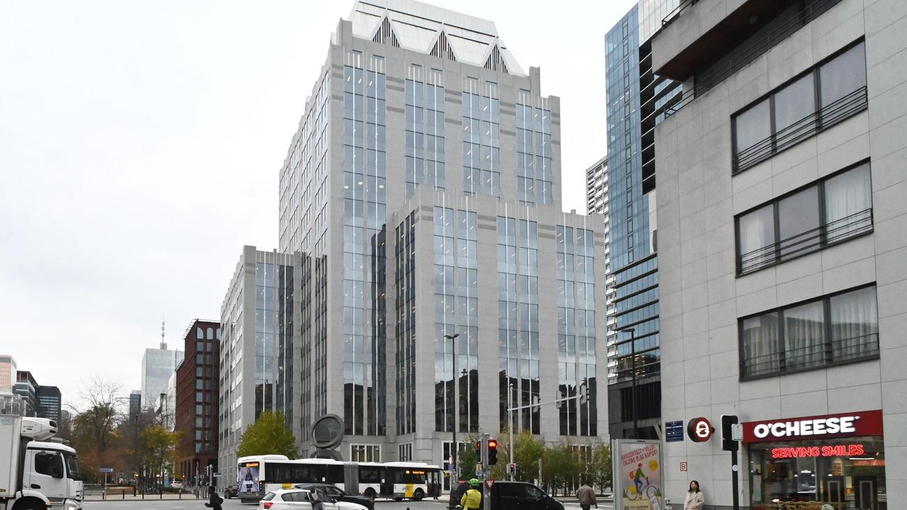 Ukraine-Krieg: EU friert russisches Vermögen dauerhaft ein