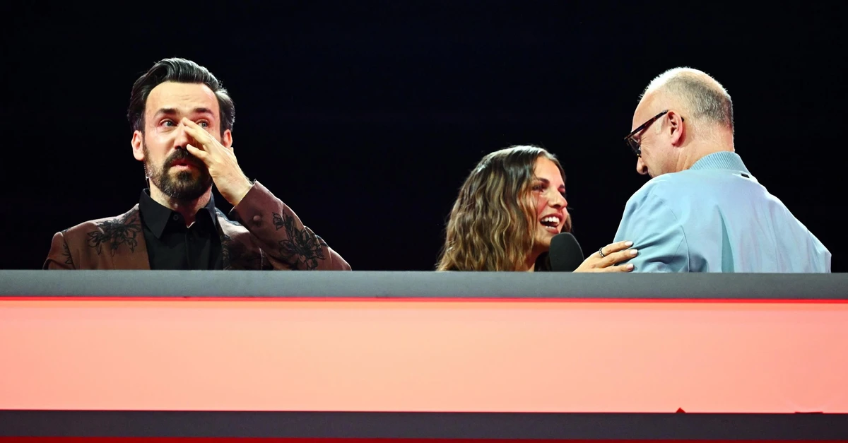 Jan Köppen weint bei Frank Buschmanns Abschied