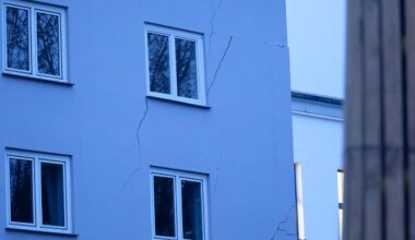 Notfälle: Risse entdeckt - Weiteres Gebäude in Wuppertal gesperrt