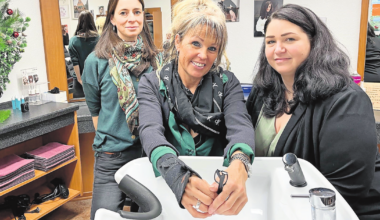 Waschen, schneiden, föhnen: Wer eine modische Frisur möchte, ist in Silkes Haartreff richtig. Der Salon besteht seit 15 Jahren in Flintbek. Ab 12. Januar gelten andere Öffnungszeiten.