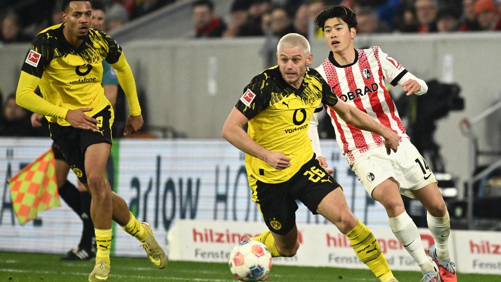 Bundesliga, 14. Spieltag – Sonntag: Borussia Dortmund hat beim SC Freiburg den Sieg verpasst, das Spiel endete mit einem Unentschieden.