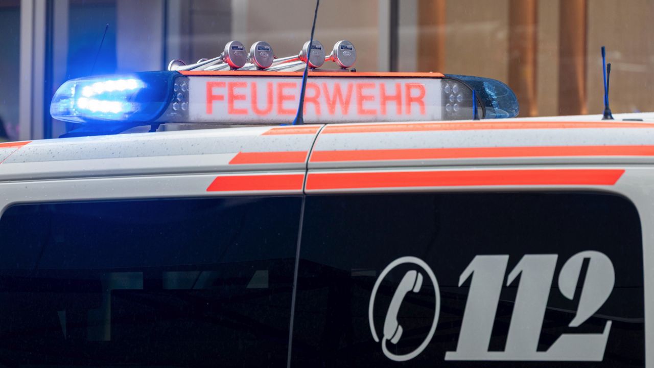 Uckermark: Brand in Lagerhalle in Schwedt gelöscht - rbb24.de