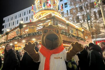 BLICK.de-Capy entdeckt süße Überraschung und begeistert beim Pyramidenanschieben im Erzgebirgsdorf - Capy war live am Freitagabend pünktlich zum Pyramidenanschieben im Erzgebirgsdorf dabei.